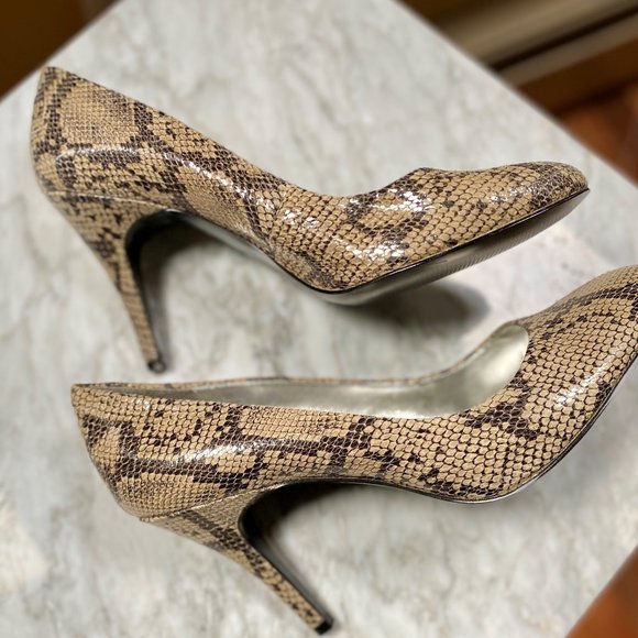 Calvin Klein Heels, Size 9.5 - Picture 1 of 2